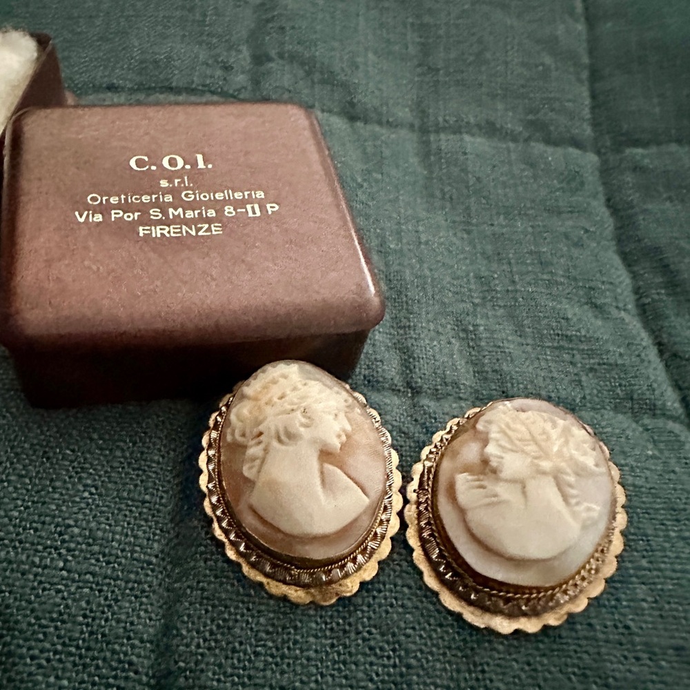 C.O.I. Firenze Italy Cameo Pair original Box 1 Left 1 right , facing 1 x1 inch
